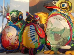 博物館雕塑：用垃圾雕塑，作品寓意深刻